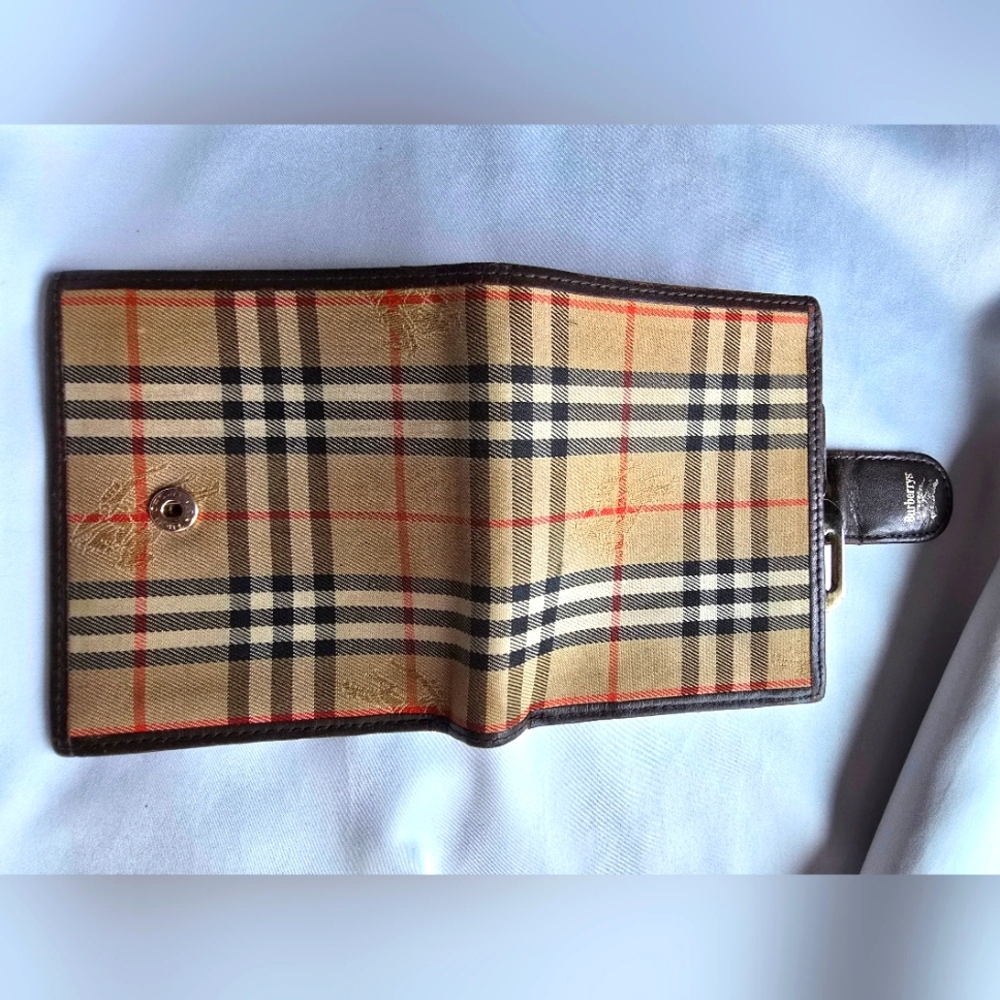 Burberry wallet - Picture 3 of 9